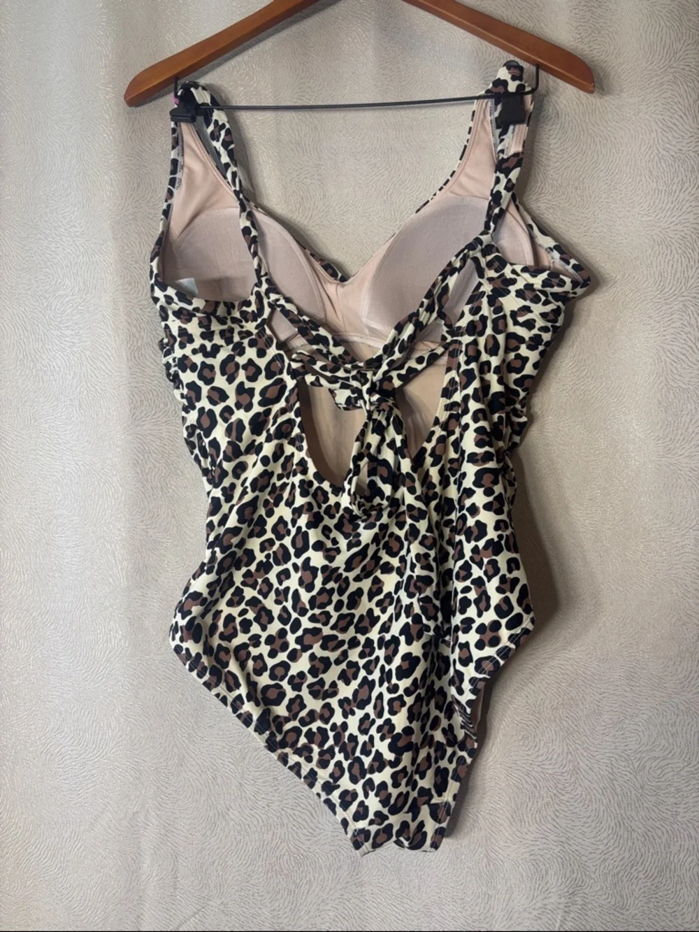 Kona Sol Leopard Print One-Piece Swimsuit in Cream, Black, Brown 0132 - Picture 4 of 9